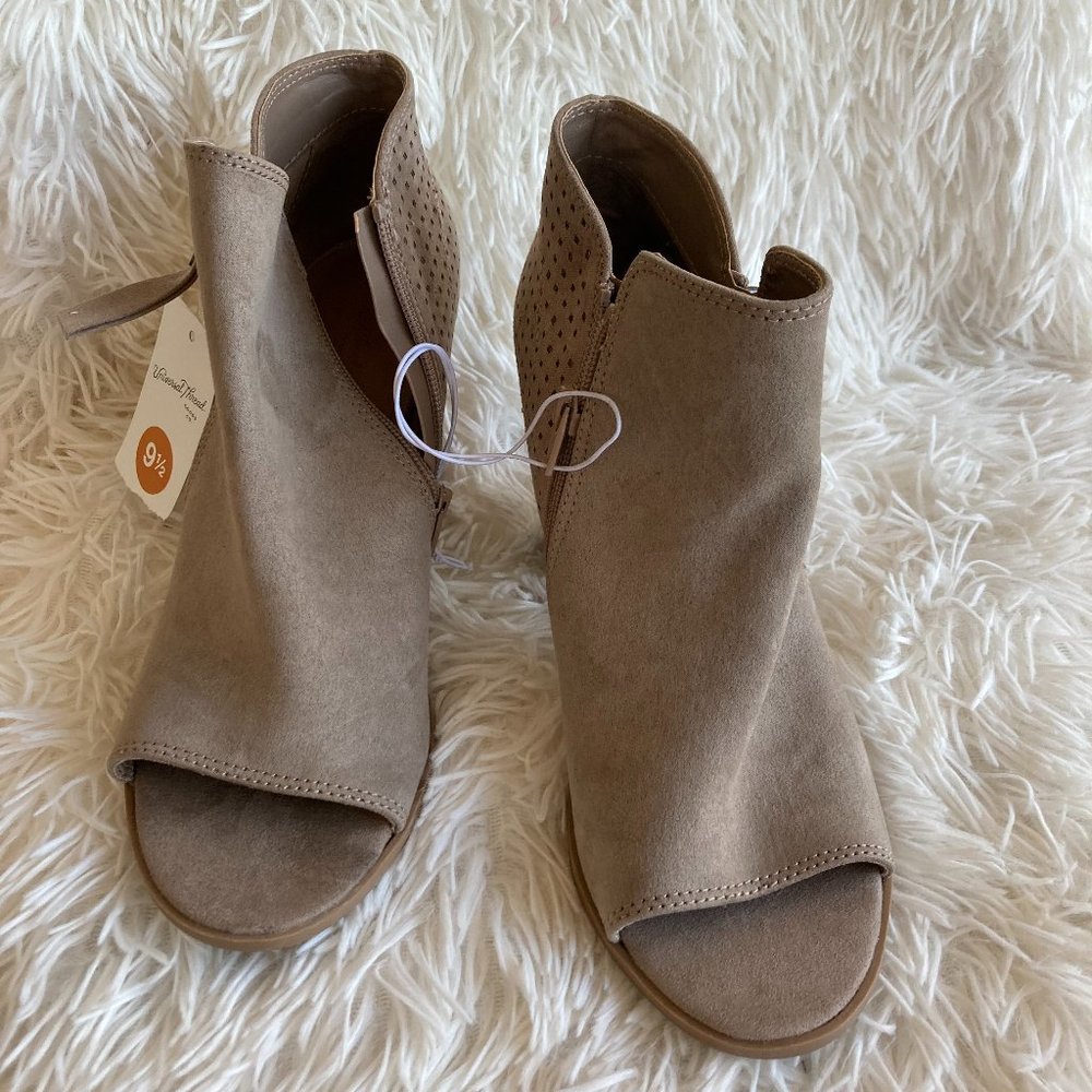Universal Thread Co Journee collection booties 9.5